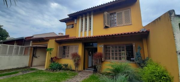 Foto 3 de Casa com 3 Quartos à venda, 226m² em Guarujá, Porto Alegre