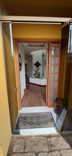 Foto 5 de Casa com 3 Quartos à venda, 226m² em Guarujá, Porto Alegre