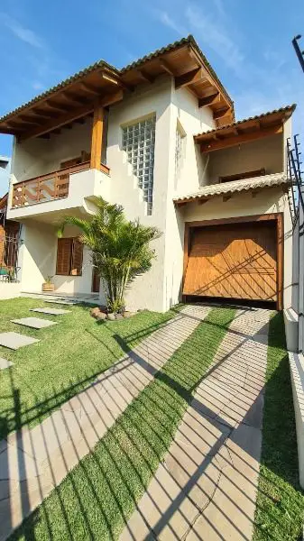 Foto 1 de Casa com 3 Quartos à venda, 200m² em Hípica, Porto Alegre
