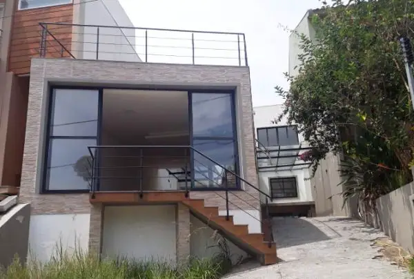 Foto 1 de Casa com 3 Quartos à venda, 200m² em Hípica, Porto Alegre