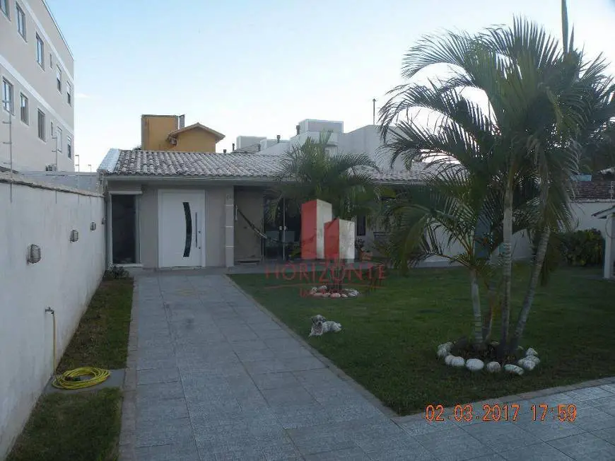 Foto 1 de Casa com 3 Quartos à venda, 260m² em Ingleses do Rio Vermelho, Florianópolis