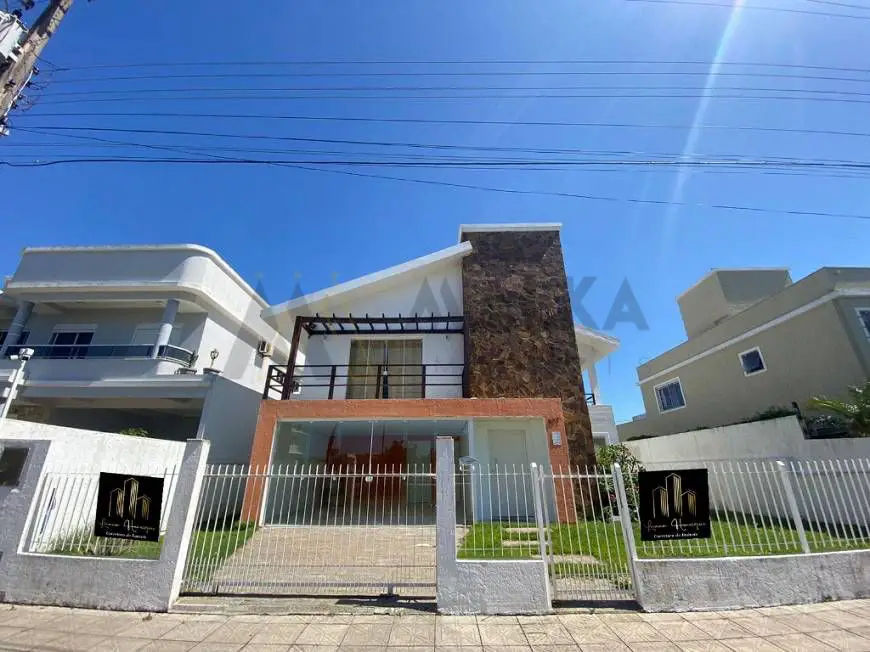 Foto 4 de Casa com 3 Quartos para venda ou aluguel, 207m² em Ingleses do Rio Vermelho, Florianópolis