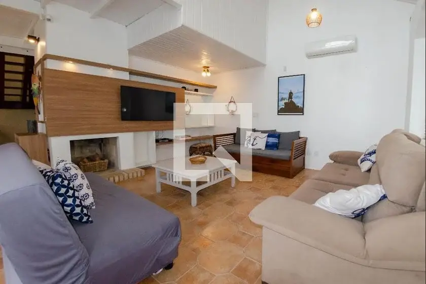 Foto 1 de Casa com 3 Quartos para alugar, 320m² em Ingleses do Rio Vermelho, Florianópolis