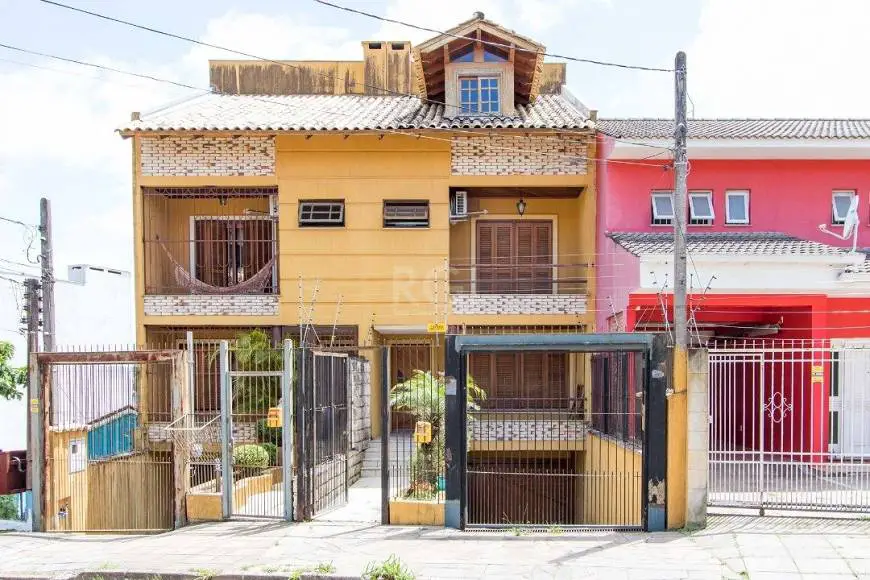Foto 1 de Casa com 3 Quartos à venda, 204m² em Ipanema, Porto Alegre