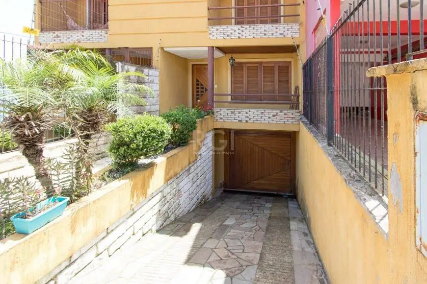Foto 2 de Casa com 3 Quartos à venda, 204m² em Ipanema, Porto Alegre