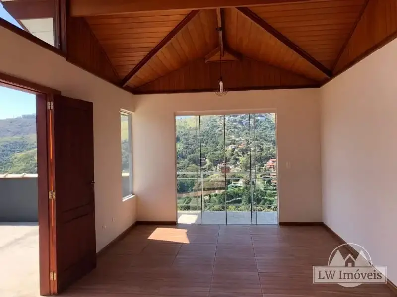 Foto 3 de Casa com 3 Quartos para alugar, 100m² em Itaipava, Petrópolis