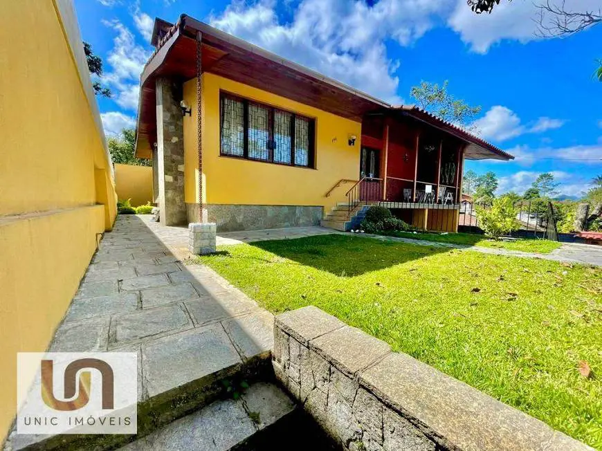 Foto 1 de Casa com 3 Quartos à venda, 250m² em Iúcas, Teresópolis