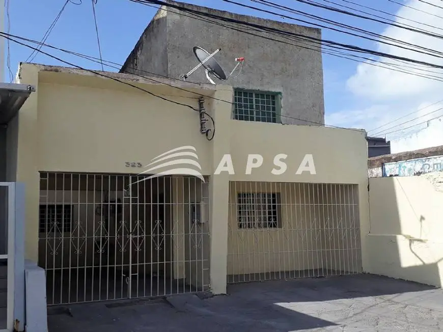 Foto 1 de Casa com 3 Quartos para alugar, 100m² em Jaraguá, Maceió