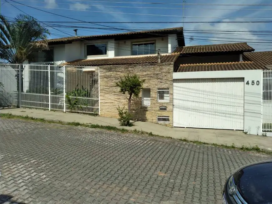 Foto 1 de Casa com 3 Quartos à venda, 300m² em Jardim Amália, Volta Redonda