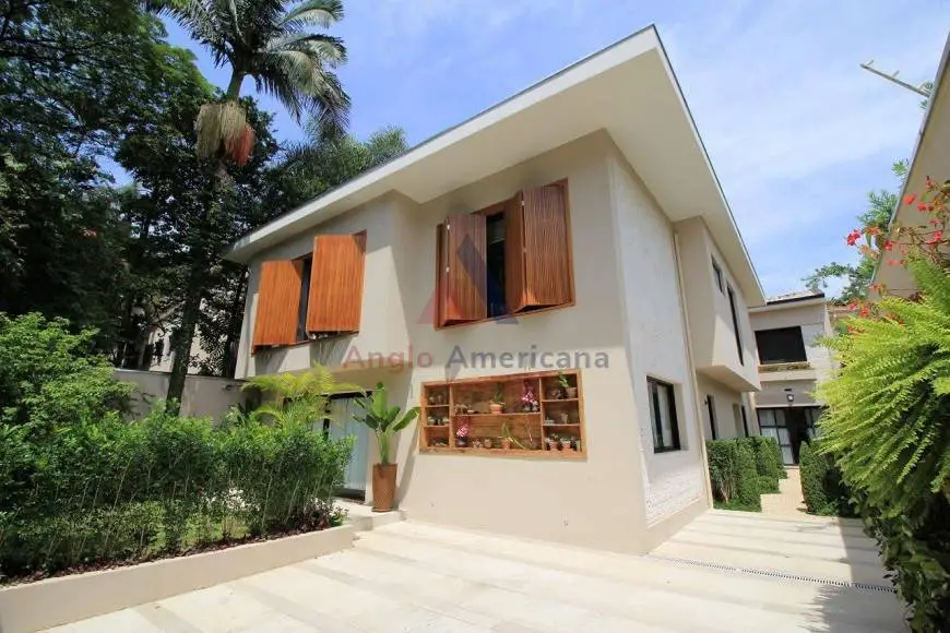 Foto 1 de Casa com 3 Quartos para venda ou aluguel, 550m² em Jardim Europa, São Paulo