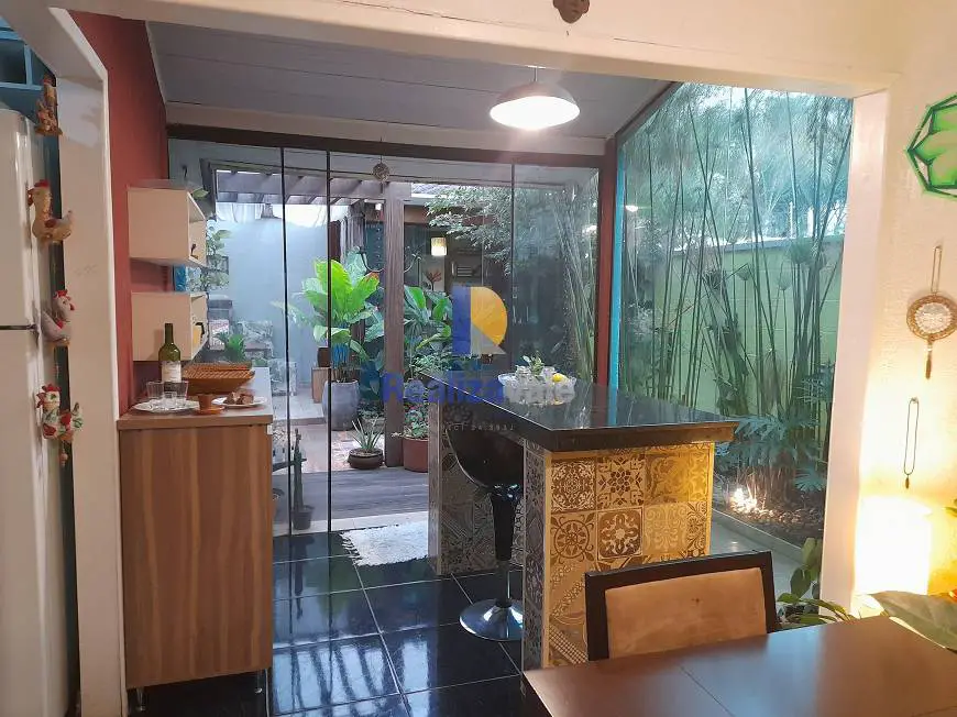 Foto 4 de Casa com 3 Quartos à venda, 239m² em Jardim Independência, Taubaté