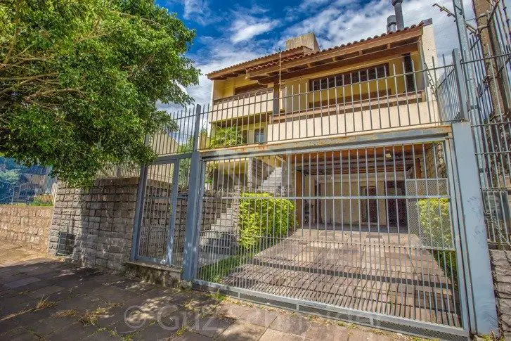 Foto 1 de Casa com 3 Quartos à venda, 244m² em Jardim Itú Sabará, Porto Alegre