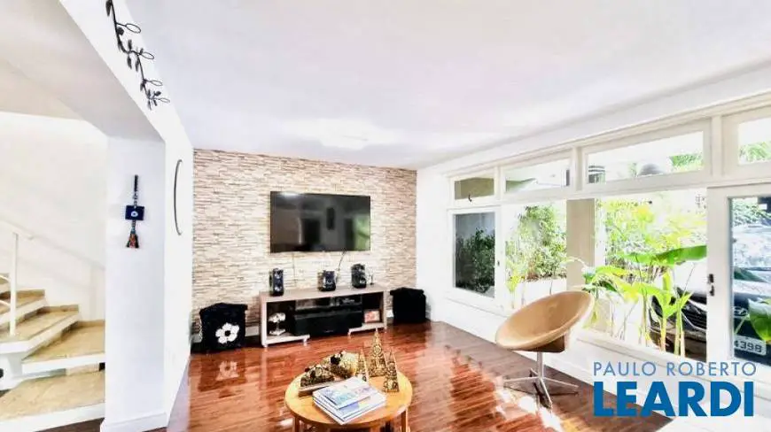 Foto 2 de Casa com 3 Quartos à venda, 300m² em Jardim Paulista, São Paulo