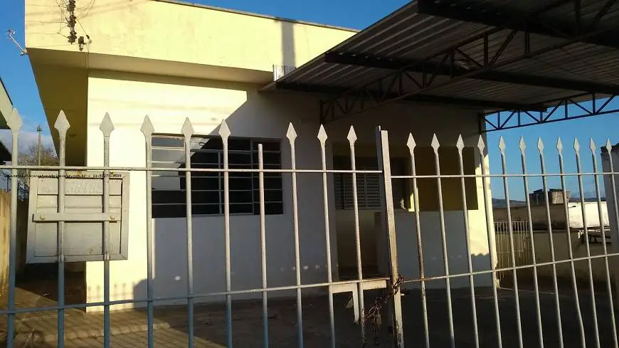 Foto 1 de Casa com 3 Quartos para alugar, 400m² em Jardim Rene, São Roque
