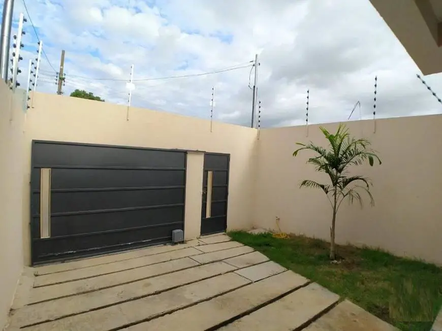 Foto 3 de Casa com 3 Quartos à venda, 104m² em Jardim Shangri-lá, Cuiabá