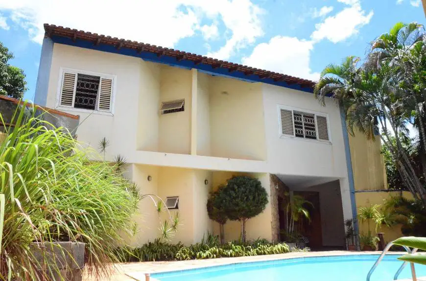 Foto 1 de Casa com 3 Quartos à venda, 390m² em Jardim Shangri La, Cuiabá
