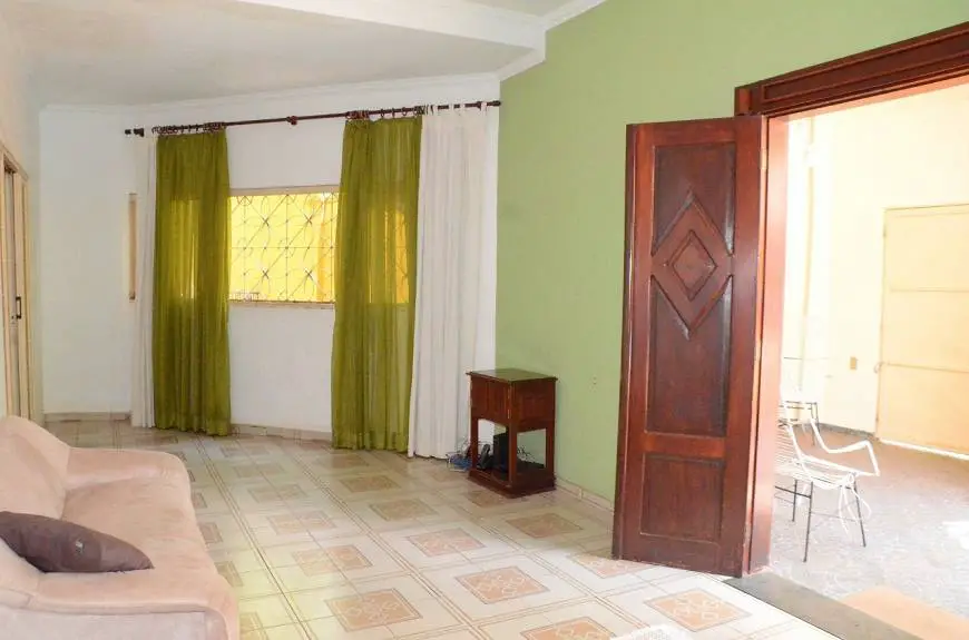 Foto 5 de Casa com 3 Quartos à venda, 390m² em Jardim Shangri La, Cuiabá