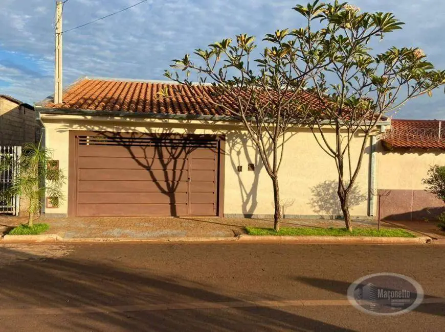 Foto 1 de Casa com 3 Quartos à venda, 115m² em Jardinopolis, Jardinópolis