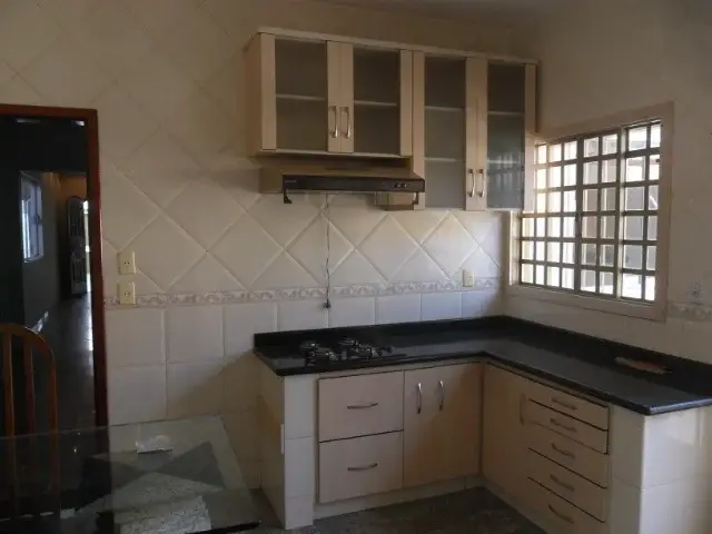 Foto 4 de Casa com 3 Quartos para alugar, 264m² em Jundiai, Anápolis