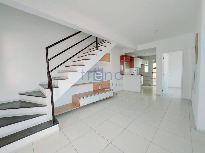 Foto 2 de Casa com 3 Quartos para alugar, 96m² em Lagoa Redonda, Fortaleza