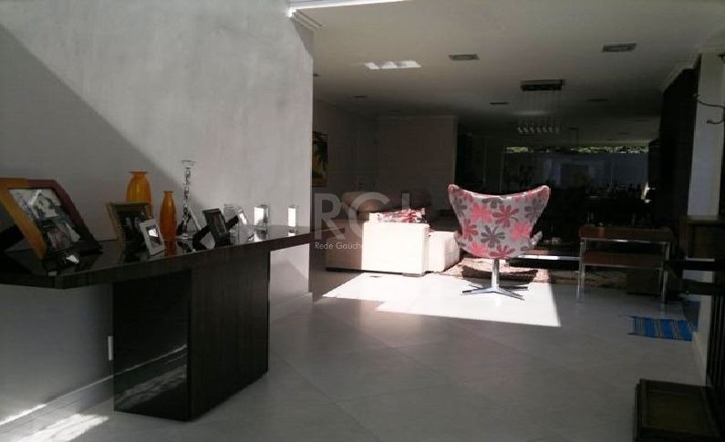Foto 4 de Casa com 3 Quartos à venda, 380m² em Lomba do Pinheiro, Porto Alegre