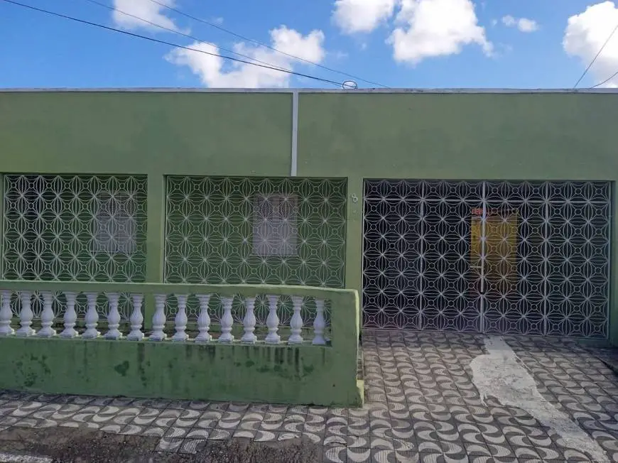 Foto 1 de Casa com 3 Quartos para alugar, 150m² em Luzia, Aracaju