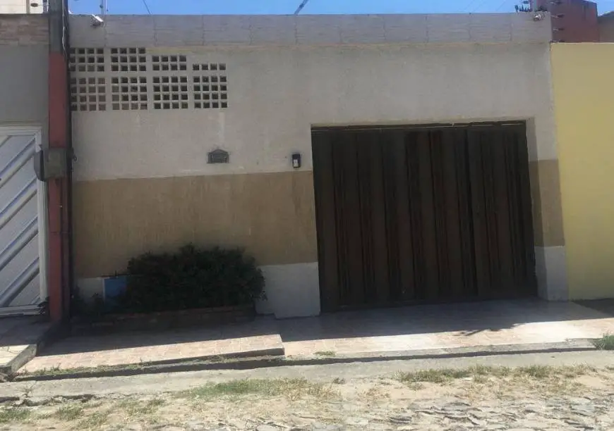 Foto 1 de Casa com 3 Quartos à venda, 248m² em Maraponga, Fortaleza