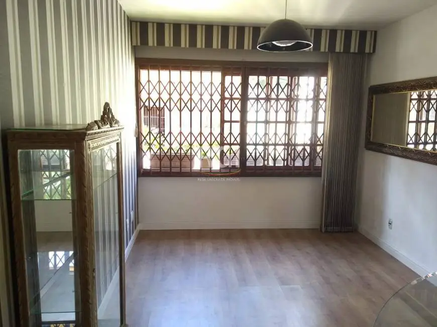 Foto 1 de Casa com 3 Quartos à venda, 117m² em Medianeira, Porto Alegre