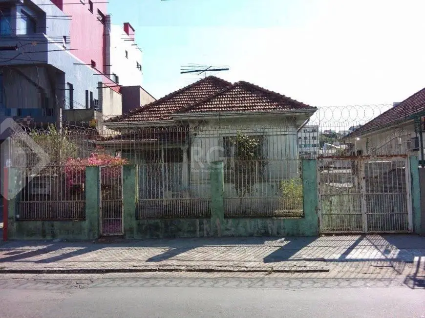 Foto 1 de Casa com 3 Quartos à venda, 192m² em Medianeira, Porto Alegre