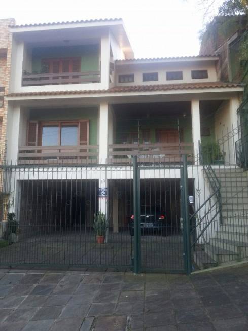 Foto 1 de Casa com 3 Quartos à venda, 350m² em Medianeira, Porto Alegre