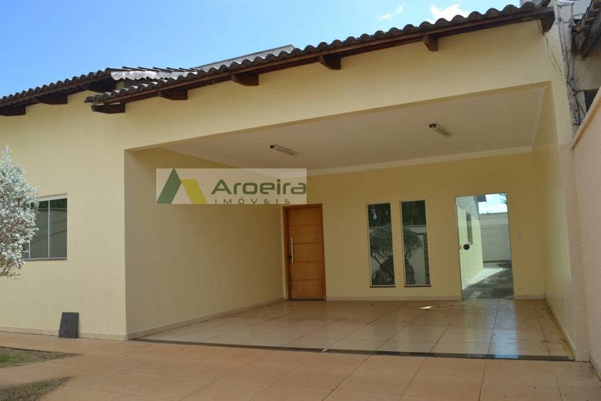 Foto 1 de Casa com 3 Quartos para alugar, 360m² em Moinho dos Ventos, Goiânia