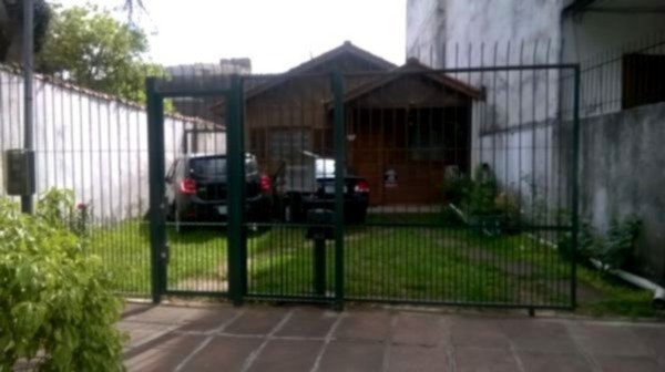 Foto 1 de Casa com 3 Quartos à venda, 100m² em Navegantes, Porto Alegre