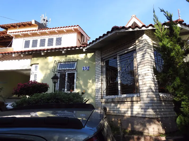 Foto 1 de Casa com 3 Quartos à venda, 200m² em Nonoai, Porto Alegre