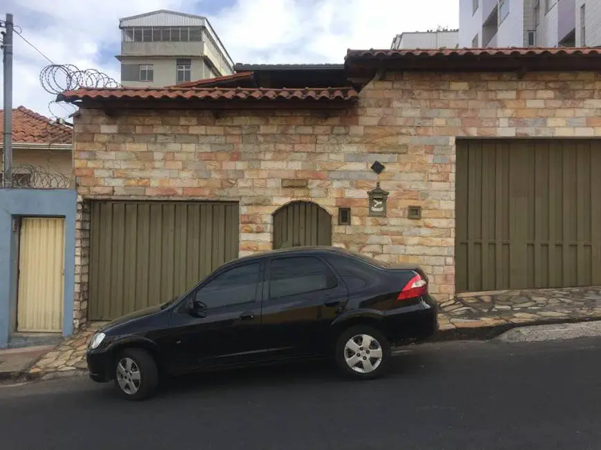 Foto 1 de Casa com 3 Quartos à venda, 300m² em Padre Eustáquio, Belo Horizonte