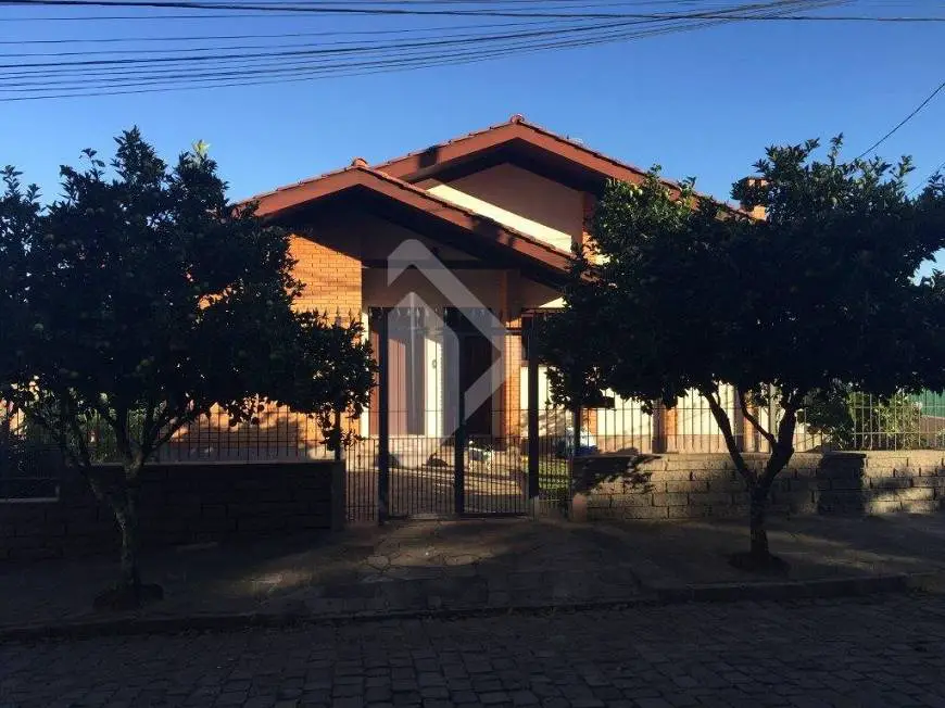 Foto 2 de Casa com 3 Quartos à venda, 262m² em Panazzolo, Caxias do Sul