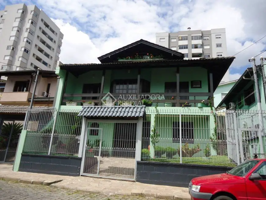 Foto 1 de Casa com 3 Quartos à venda, 320m² em Panazzolo, Caxias do Sul