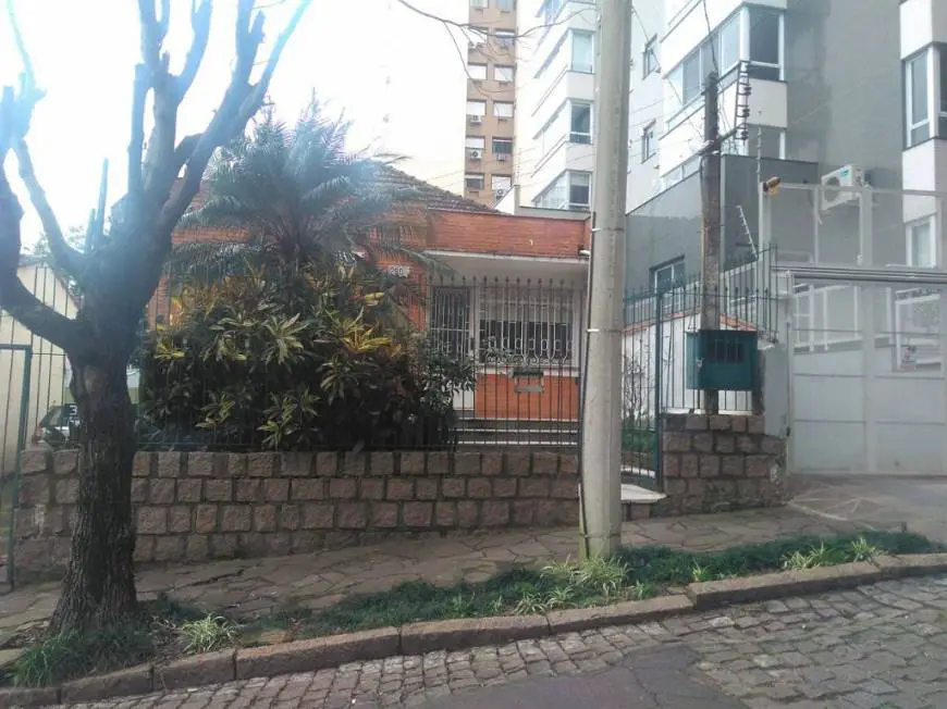 Foto 2 de Casa com 3 Quartos à venda, 180m² em Passo da Areia, Porto Alegre