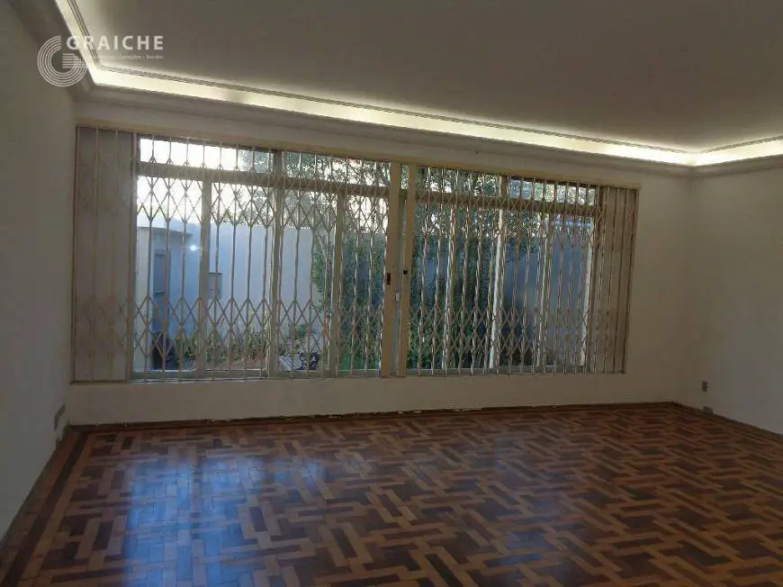 Foto 1 de Casa com 3 Quartos para alugar, 500m² em Planalto Paulista, São Paulo