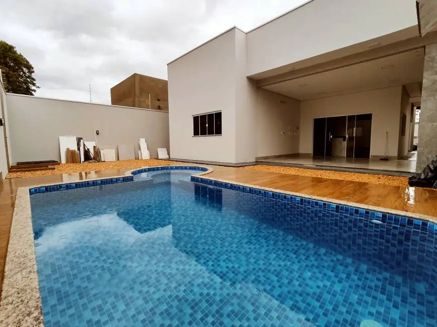 Foto 1 de Casa com 3 Quartos à venda, 181m² em Plano Diretor Sul, Palmas