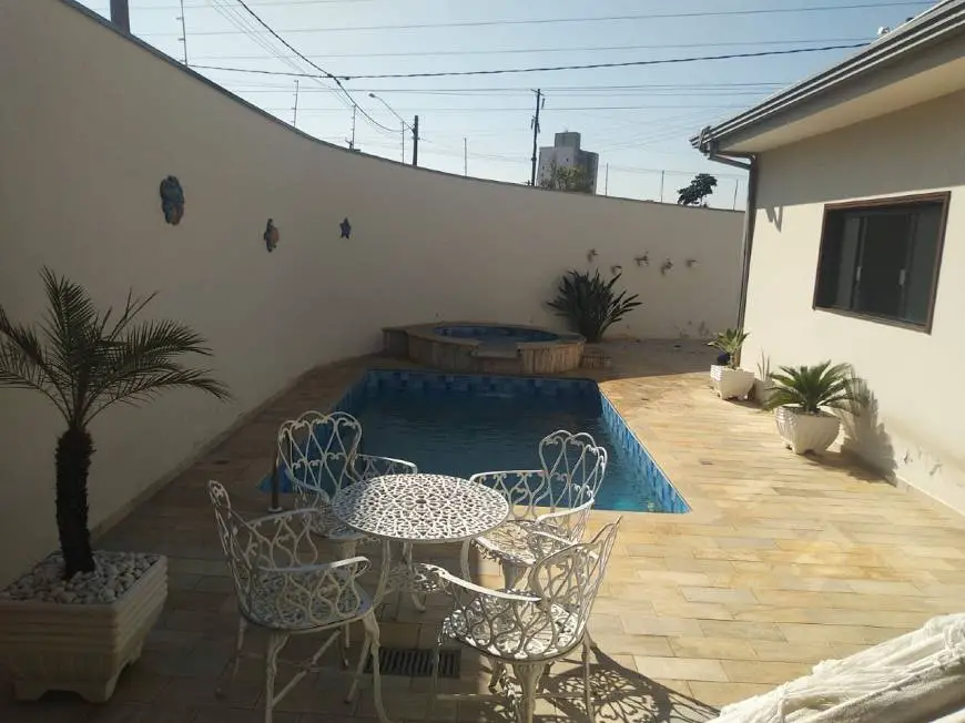 Foto 1 de Casa com 3 Quartos à venda, 200m² em Residencial Furlan, Santa Bárbara D Oeste