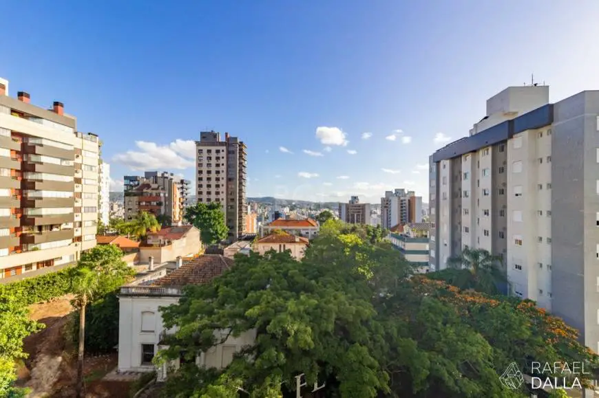 Foto 3 de Casa com 3 Quartos à venda, 148m² em Rio Branco, Porto Alegre