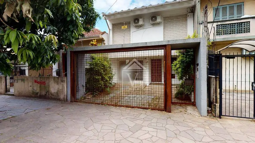 Foto 1 de Casa com 3 Quartos à venda, 196m² em Rio Branco, Porto Alegre