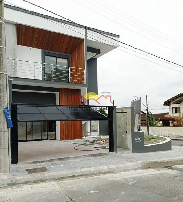 Foto 2 de Casa com 3 Quartos à venda, 225m² em Saguaçú, Joinville