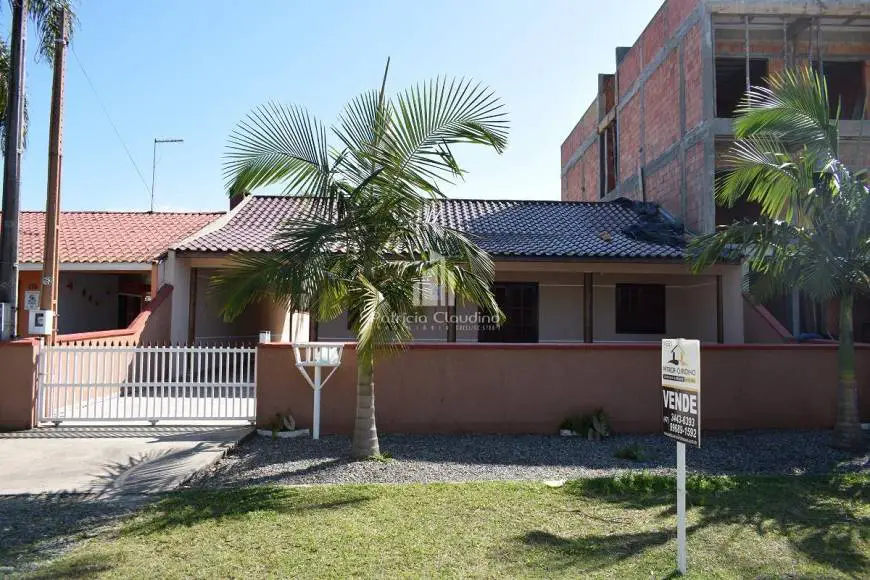 Foto 1 de Casa com 3 Quartos à venda, 120m² em Sai Mirim, Itapoá