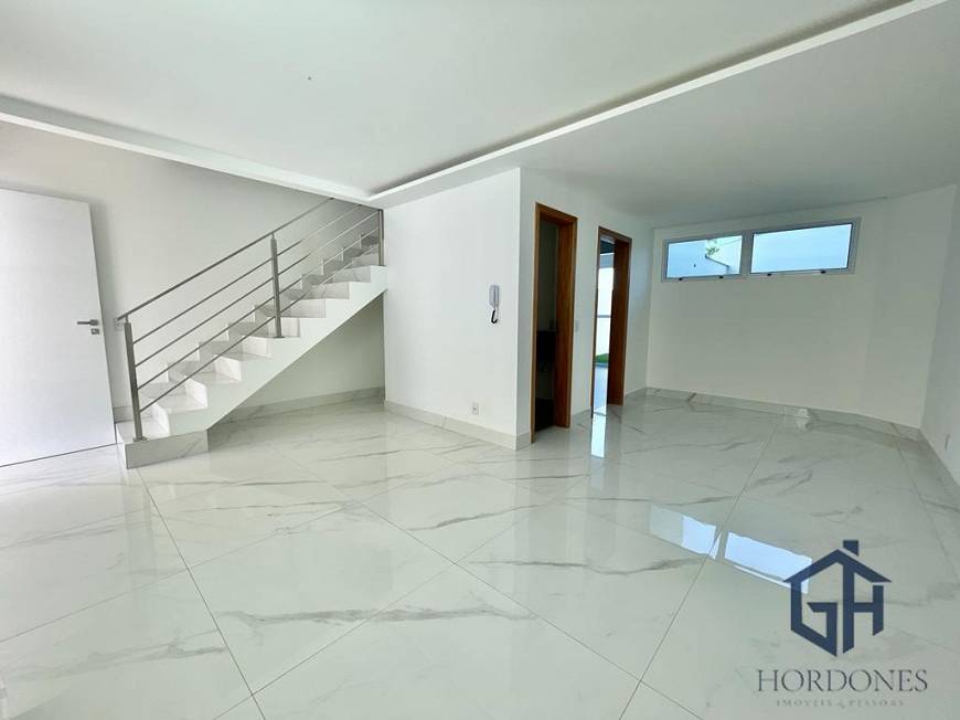 Foto 3 de Casa com 3 Quartos à venda, 58m² em Santa Rosa, Belo Horizonte