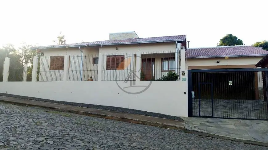Foto 2 de Casa com 3 Quartos à venda, 201m² em Santo André, São Leopoldo