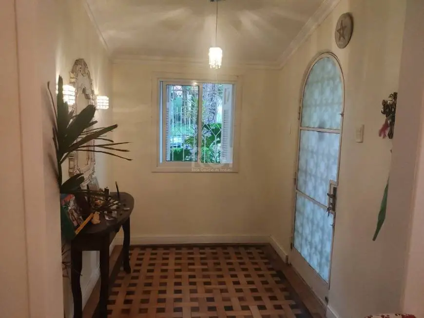 Foto 1 de Casa com 3 Quartos à venda, 205m² em Santo Antônio, Porto Alegre