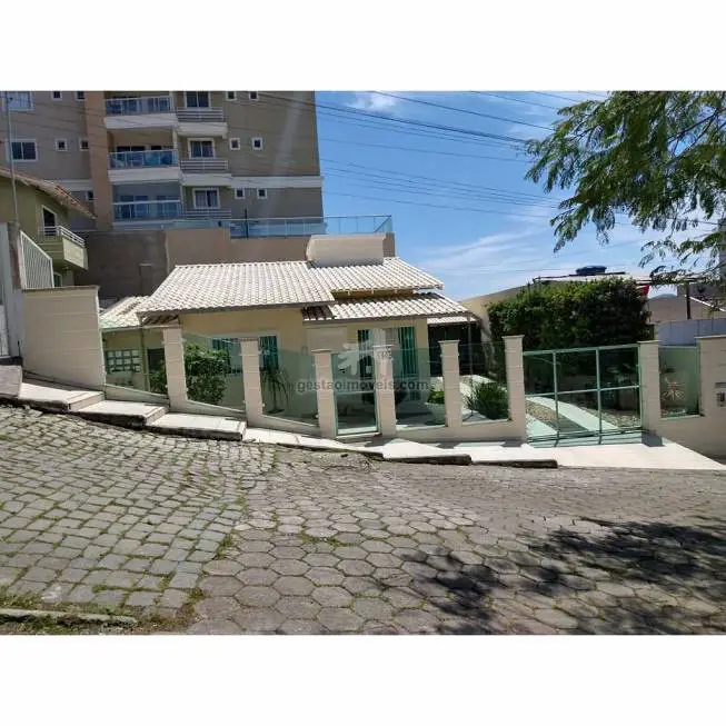 Foto 2 de Casa com 3 Quartos para alugar, 180m² em São Francisco de Assis, Camboriú