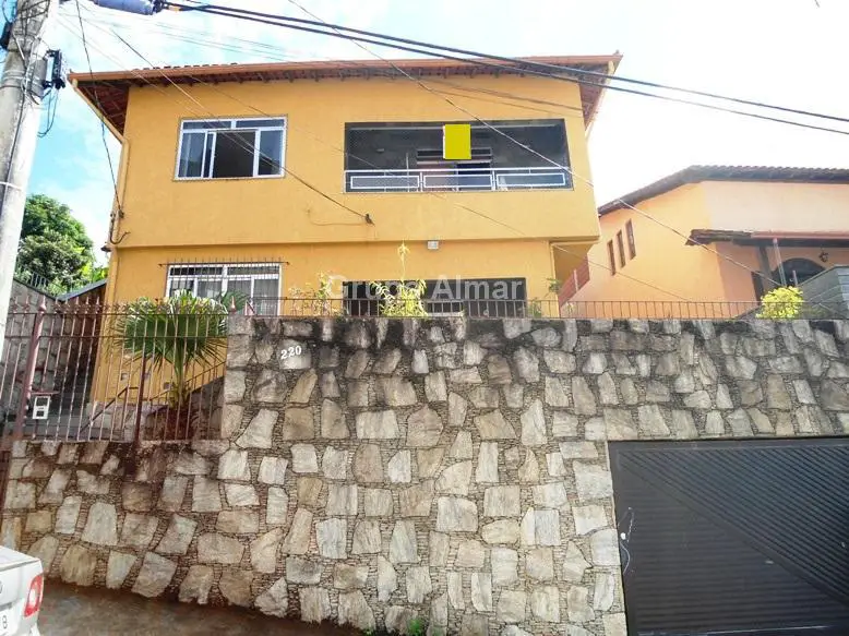 Foto 1 de Casa com 3 Quartos à venda, 600m² em São Mateus, Juiz de Fora