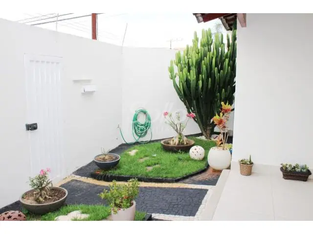 Foto 3 de Casa com 3 Quartos à venda, 165m² em Saraiva, Uberlândia